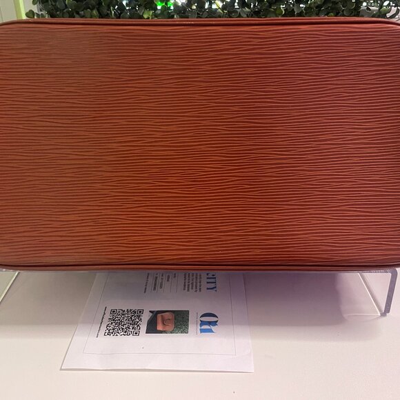 A cond Louis Vuitton Alma PM Bag in Epi Leather Brown/Cognac w/FREE COA! - Picture 4 of 15